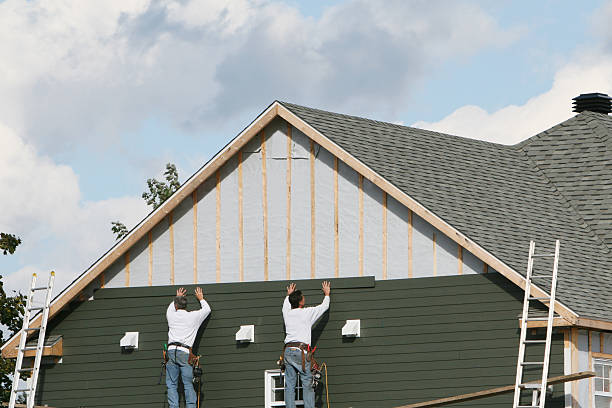 Professional Siding Replacement technician working in Rushville, IL